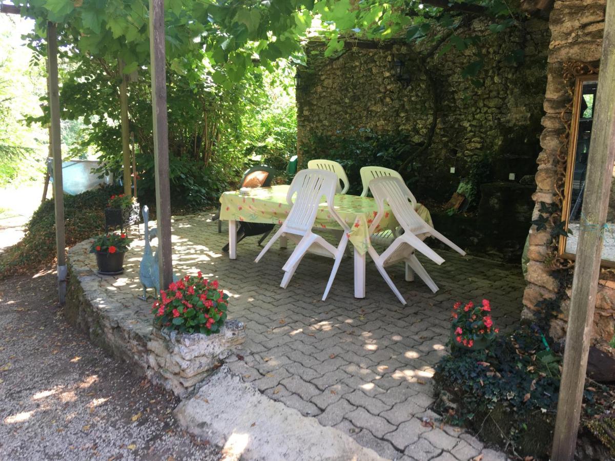Chambres D'Hotes Les Coustilles Saint-Alvère Exterior foto